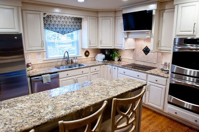 This is an example of a traditional kitchen in Louisville.