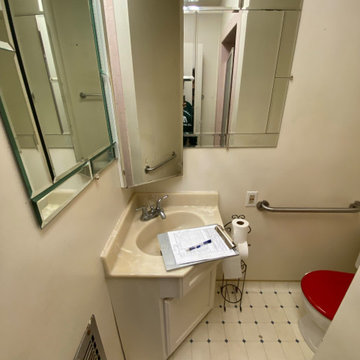 75 Ceramic Tile Wainscoting Bathroom Ideas You'll Love - May, 2025 | Houzz