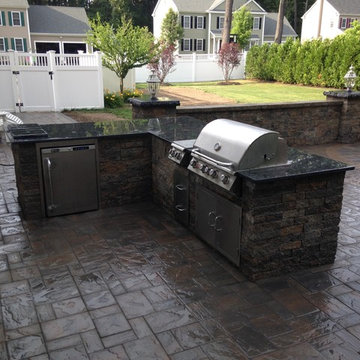 outdoor living area / kitchen
