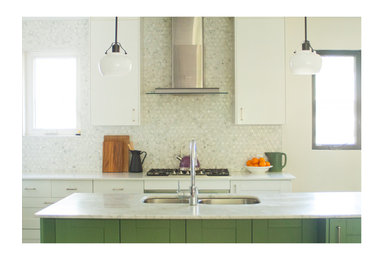 Eat-in kitchen - small contemporary l-shaped medium tone wood floor eat-in kitchen idea in Toronto with a double-bowl sink, shaker cabinets, white cabinets, quartzite countertops, white backsplash, marble backsplash, stainless steel appliances and an island