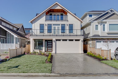 Home design - transitional home design idea in Vancouver