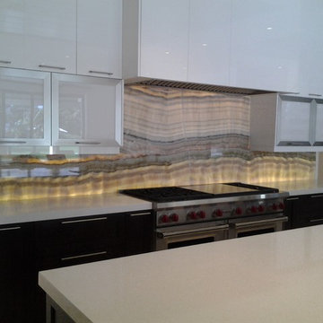 Variegated Onyx Backsplash