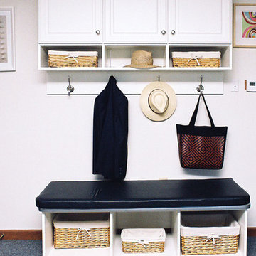 Casual kitchen/garage entrance hall