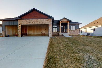 Example of a mountain style exterior home design