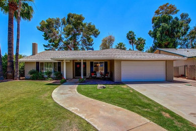 Transitional exterior home idea in Phoenix