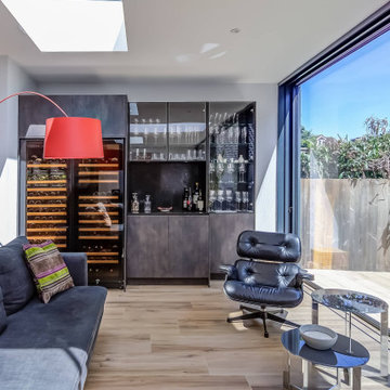 Modern Dark & Dramatic Kitchen in East Sheen