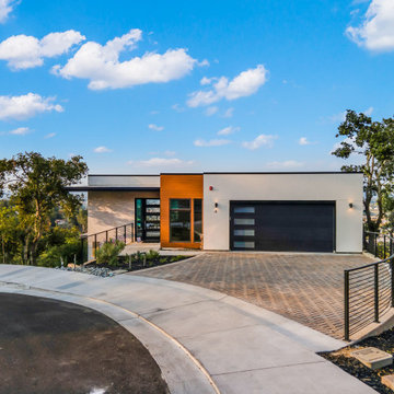 4 Aron Court