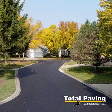 Asphalt paving