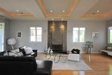 Example of a minimalist living room design in San Francisco