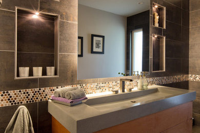 Example of a bathroom design in San Francisco