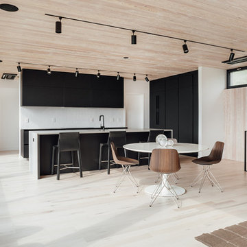Contemporary Cube Shape Home