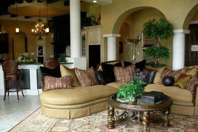 Example of a classic living room design in Austin