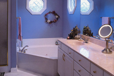 Example of a bathroom design in Louisville