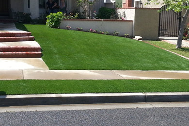 Inspiration for a landscaping in Orange County.