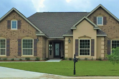 Inspiration for a timeless exterior home remodel in New Orleans