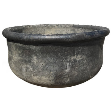 Kamun Black Earth Ware Pot