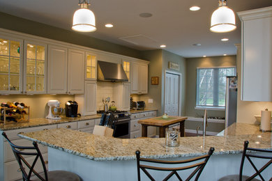 Example of a classic kitchen design in Detroit