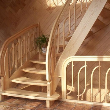 Holztreppe, Esche, Ahornwand