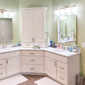 Bright Spacious Master Bath