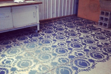 Stencilling Cement Floors with Chalk Paint