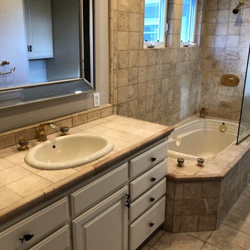 Piedras Circle- Master Bathroom