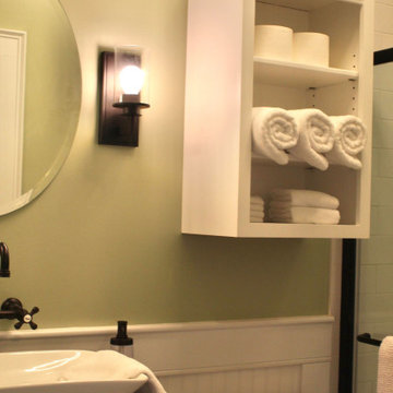 Erickson Bathroom 1 / Historic Summerville