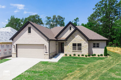 Elegant exterior home photo in Little Rock