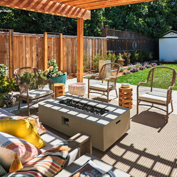 Modern Cozy Backyard
