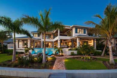 Exterior home photo in Tampa