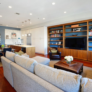 Picture perfect 2 bedroom, 2 bath penthouse on Willow