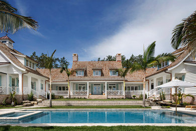Coastal exterior home idea in Tampa