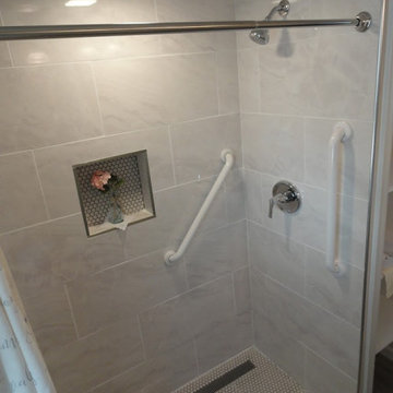 A WYOMING WALK-IN SHOWER