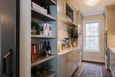 Kitchen - traditional kitchen idea in Boston