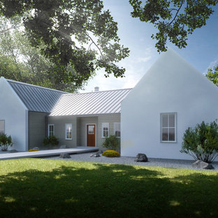 Example of a transitional home design design in Los Angeles
