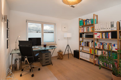 Modernes Arbeitszimmer in München