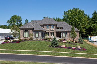 Example of an exterior home design in Cincinnati