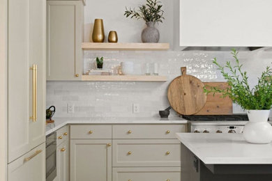 Kitchen - kitchen idea in Toronto