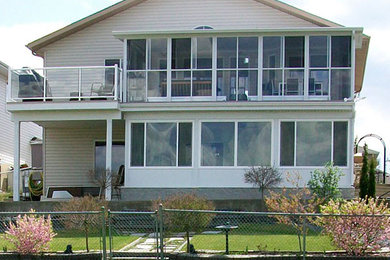 Example of a sunroom design in Edmonton