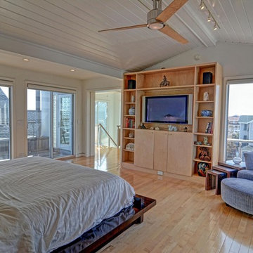 Private third floor master suite