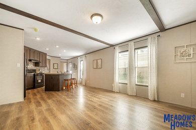 Inspiration for a cottage home design remodel