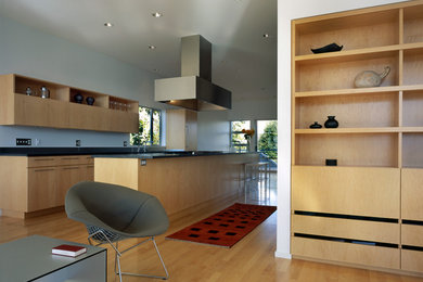Example of a trendy kitchen design in Seattle