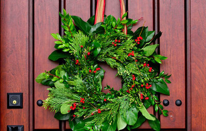 Make a Traditional Fresh Holiday Wreath the Easy Way