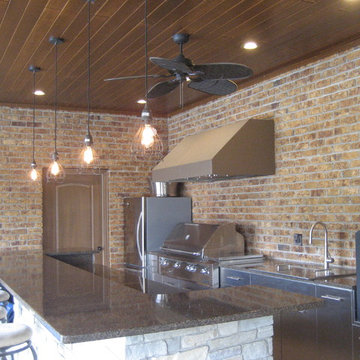 High Point Outdoor Kitchen (Designer: Jerilyn Horn)