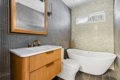 Example of a bathroom design in San Diego