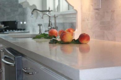 Kitchen - kitchen idea in New York