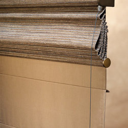 Hunter Douglas Alustra&reg; - Roman Shades