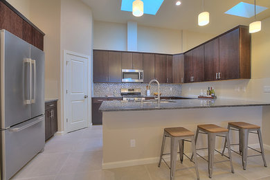 This is an example of a kitchen in Albuquerque.