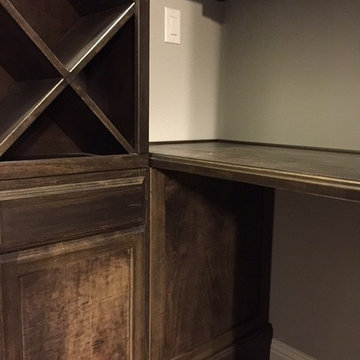 Wine cellar in espresso finish - small enclosure