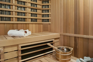 Example of a minimalist sauna design in Philadelphia