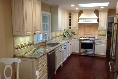 Inspiration for a timeless kitchen remodel in San Francisco